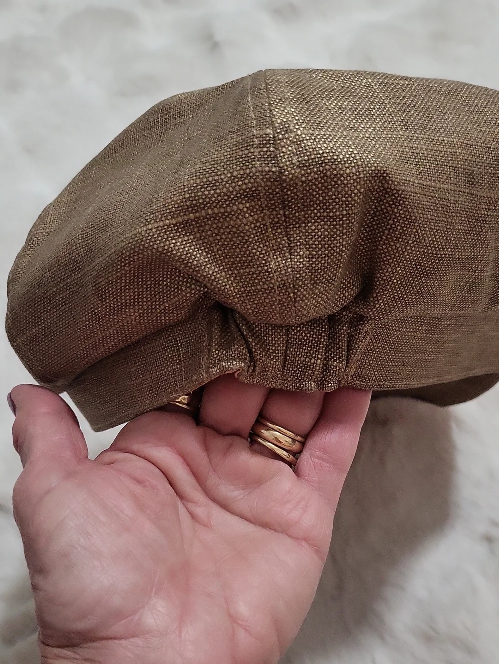 Bebe News Boy Metalic Gold Woven Fabric Hat With Gold Link Chain